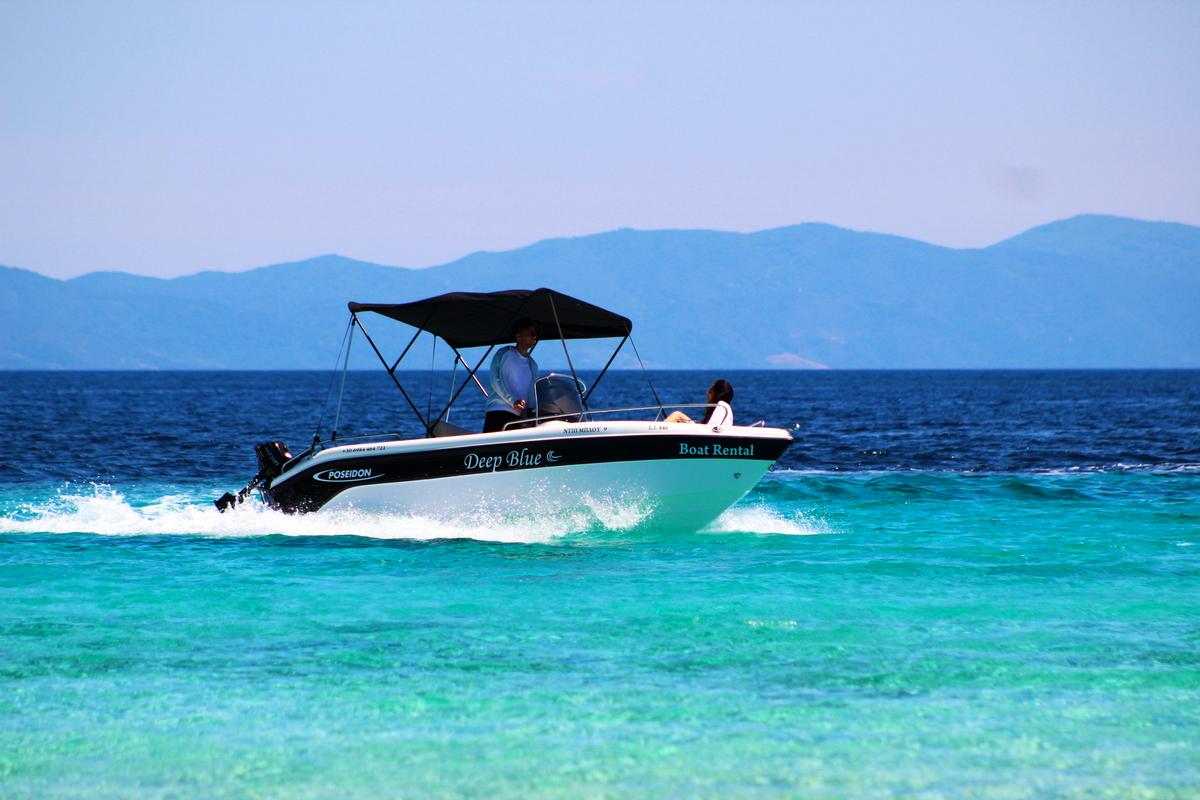 03.Blue-Water-170-30Hp
